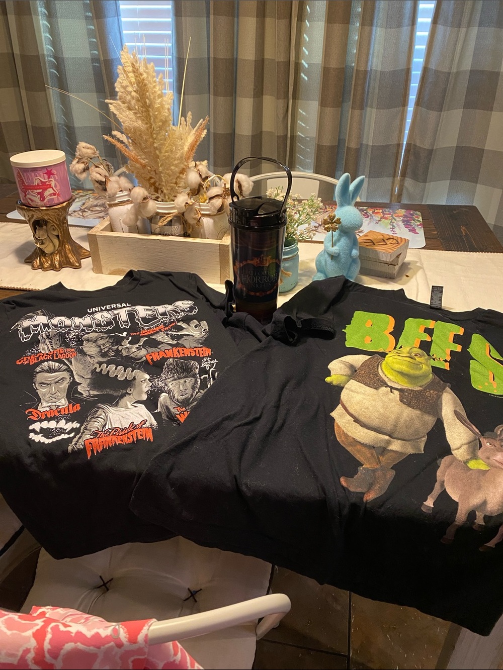 🎃UNIVERSAL STUDIOS BUNDLE Universal Monsters & Shrek Black Graphic Tee Set & Cup